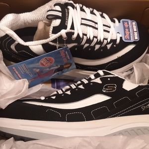 NWT Skechers Shape-ups US women's 8W